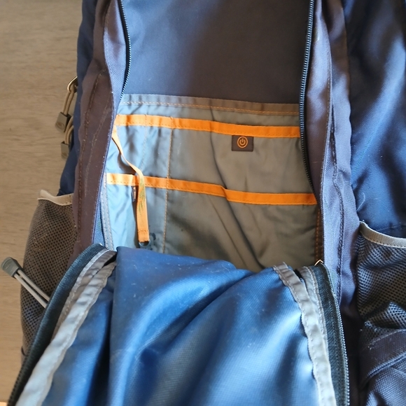 The North Face Jester Navy Backpack - Picture 5 of 9